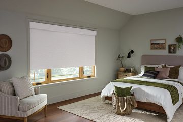 Bedroom, roller shade